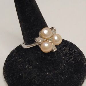 ▪︎New! Size 6 Faux Pearl Ring